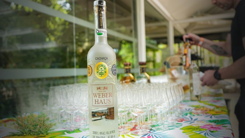 Cachaça Weber Haus que ganhou medalha de ouro no Rhum Fest Paris